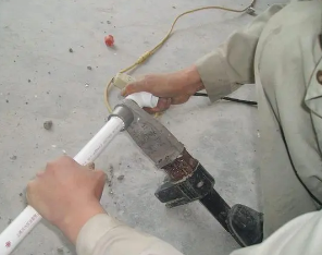 泰来漏水维修电话